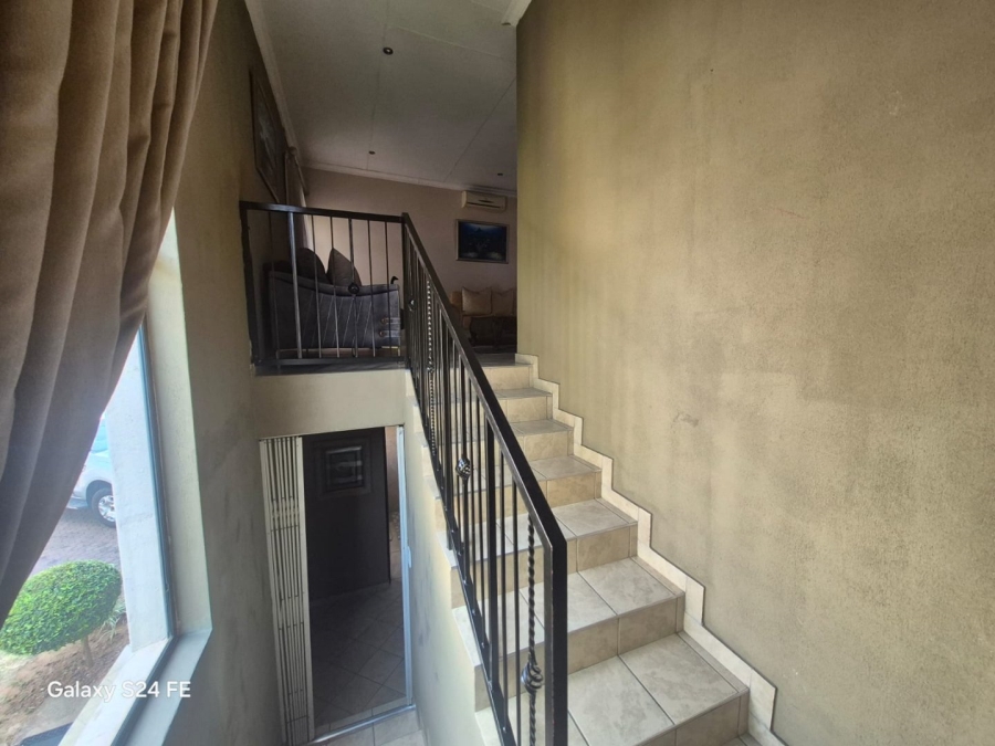 3 Bedroom Property for Sale in Safari Gardens North West